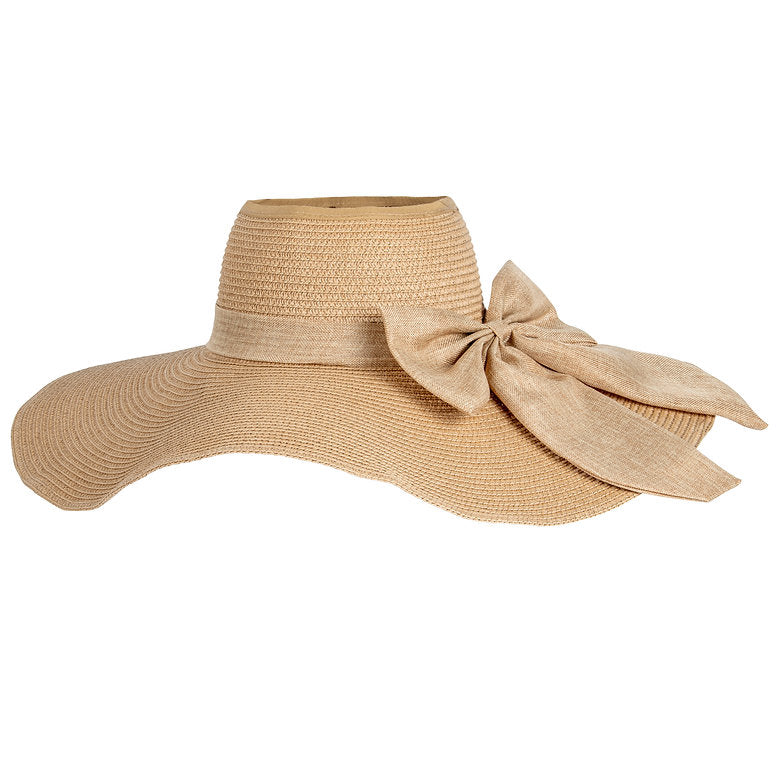 Chic floppy hat